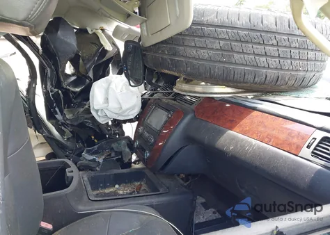 2013 Chevrolet Tahoe Ls z USA, uszkodzony, nr VIN 1GNSCAE08DR135136